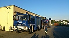 Da der LKW Kipper bereits in Leipzig im Einsatz war, wurde der Tieflader mit dem Radlader unseres Ortsverbandes mit dem GKW I aus Lübben nach Cottbus gezogen